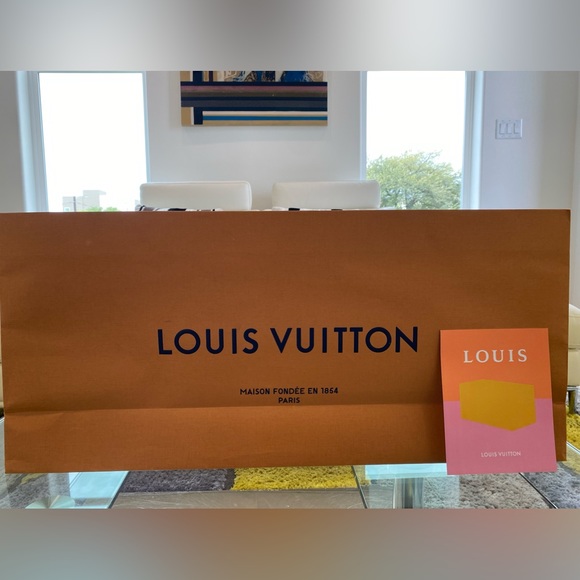 Authentic LV Paper Shopping Bag & Private Event Exhibition Post Card - Picture 2 of 7